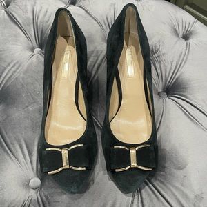 BCBG black gold suede wedges